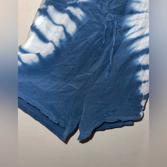 NWT Chaser blue silk ruffle open shoulder tie dye romper M boho vacation beach - Picture 3 of 11